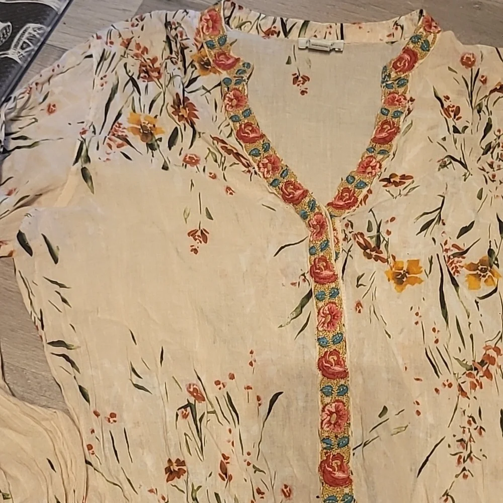 Bohemian Floral V-Neck Cream Dress - Picture 5 of 9